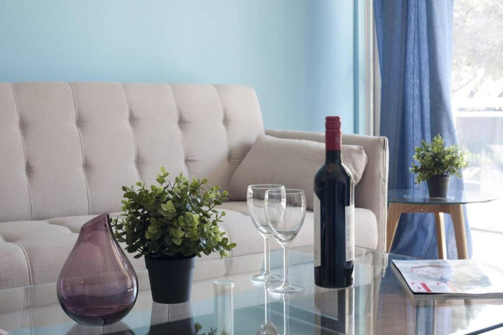 Palaio Faliro, A Bright And Spacious Apartment 雅典 外观 照片