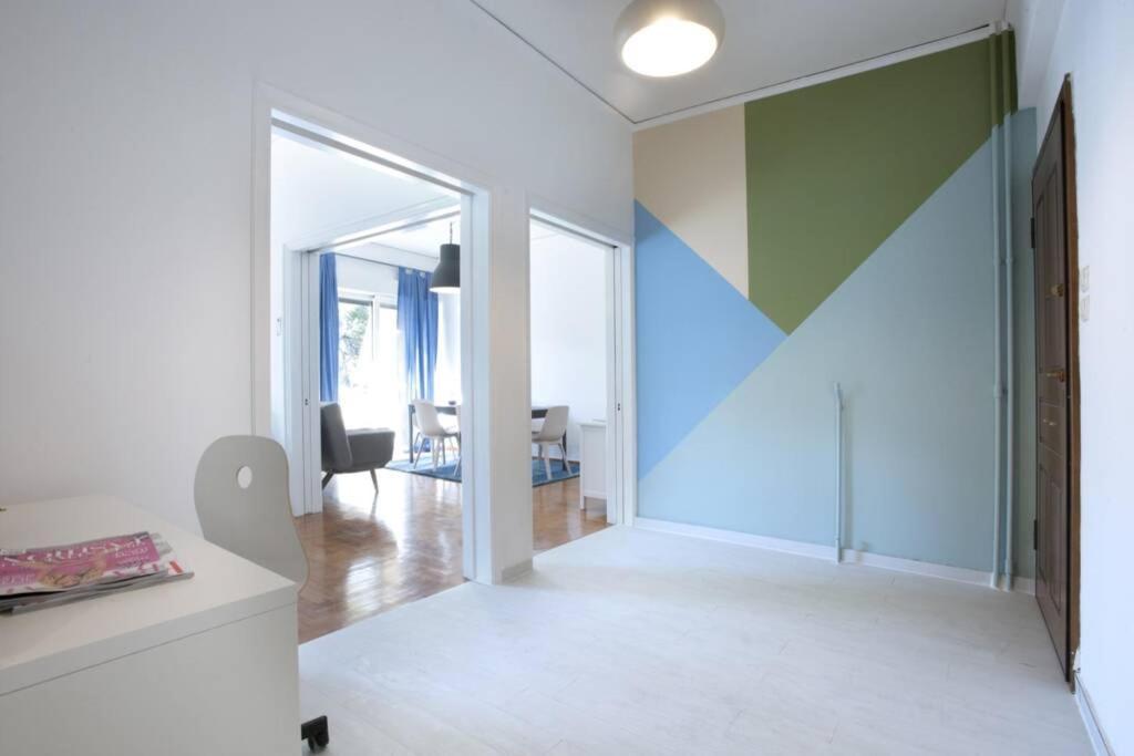 Palaio Faliro, A Bright And Spacious Apartment 雅典 外观 照片